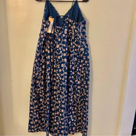 NWT Future Collective Women's Blue Floral Dress 1X - Picture 10 of 10